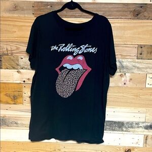 The Rolling Stones size 3 Black T-Shirt with Red Lips and Cheetah Print Tongue